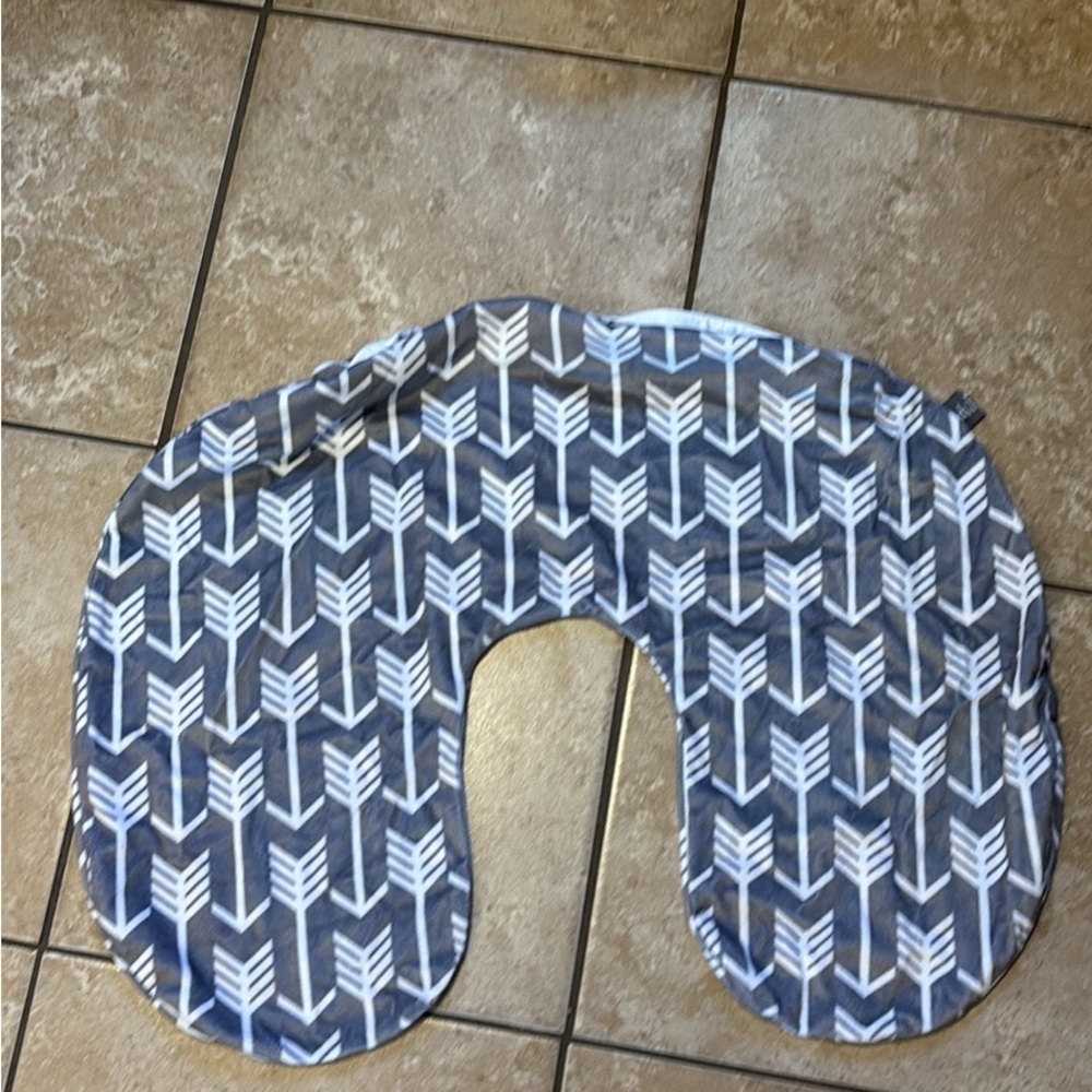 Gray and White Arrow Patterned Nursing Pillow Cover